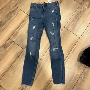 Hollister ripped jeans - High rise super skinny